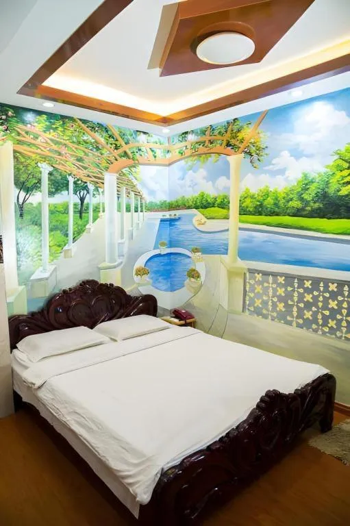 Bed in Phuong Linh Hotel