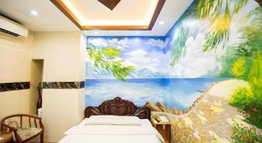 Bed in Phuong Linh Hotel