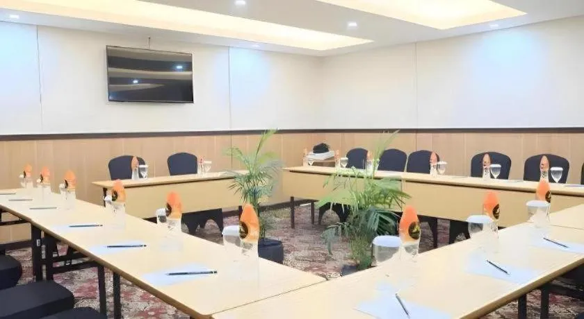 pyramid suites Hotel