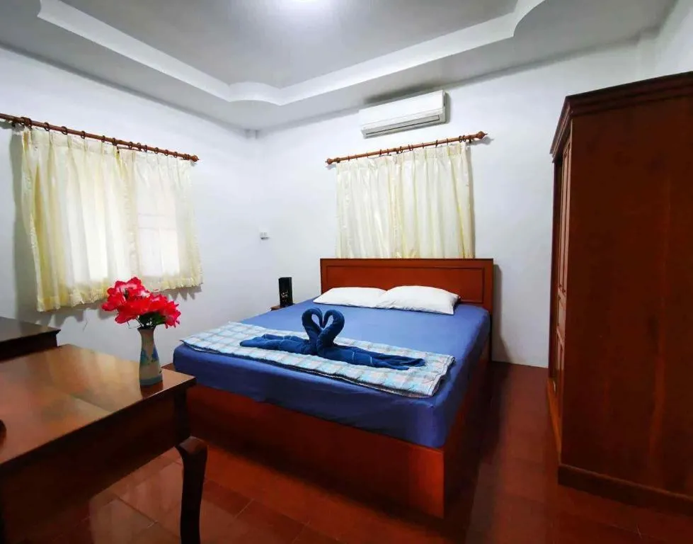 Bed in Sanook Sanang Resort