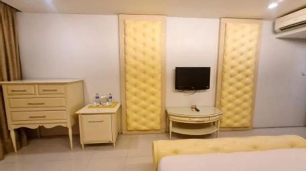 Bed in Hotel Cemerlang