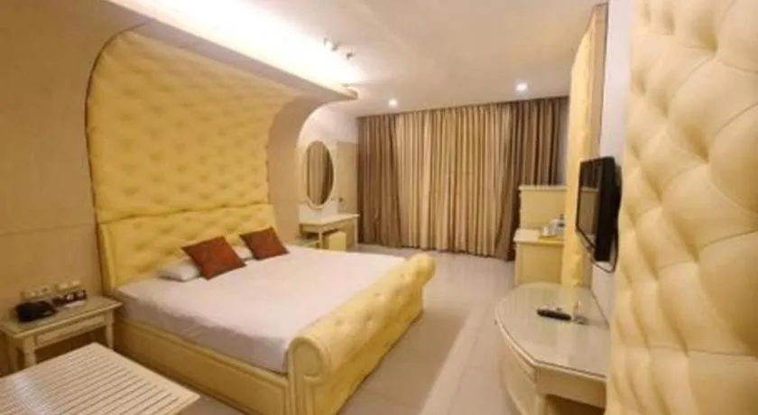 Bed in Hotel Cemerlang