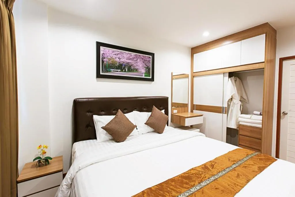 Bed in B2 Sriracha Premier Hotel