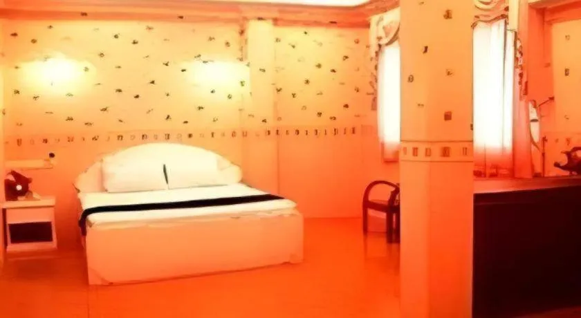 Bed in Phuthong Place