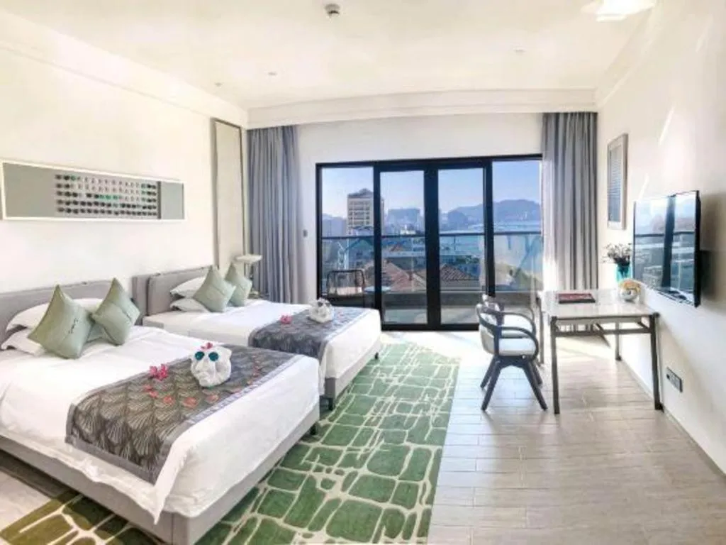 Bed in Rock Platinum Sea View Hotel