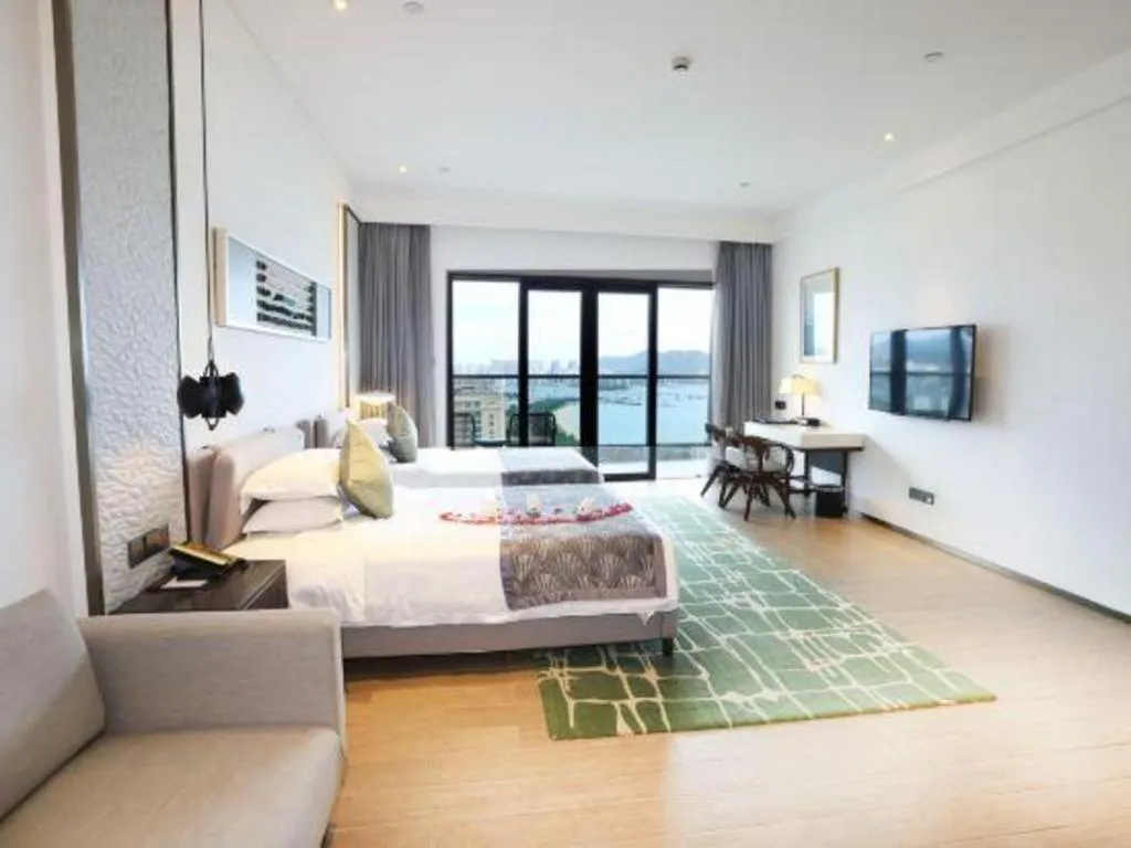 Bed in Rock Platinum Sea View Hotel