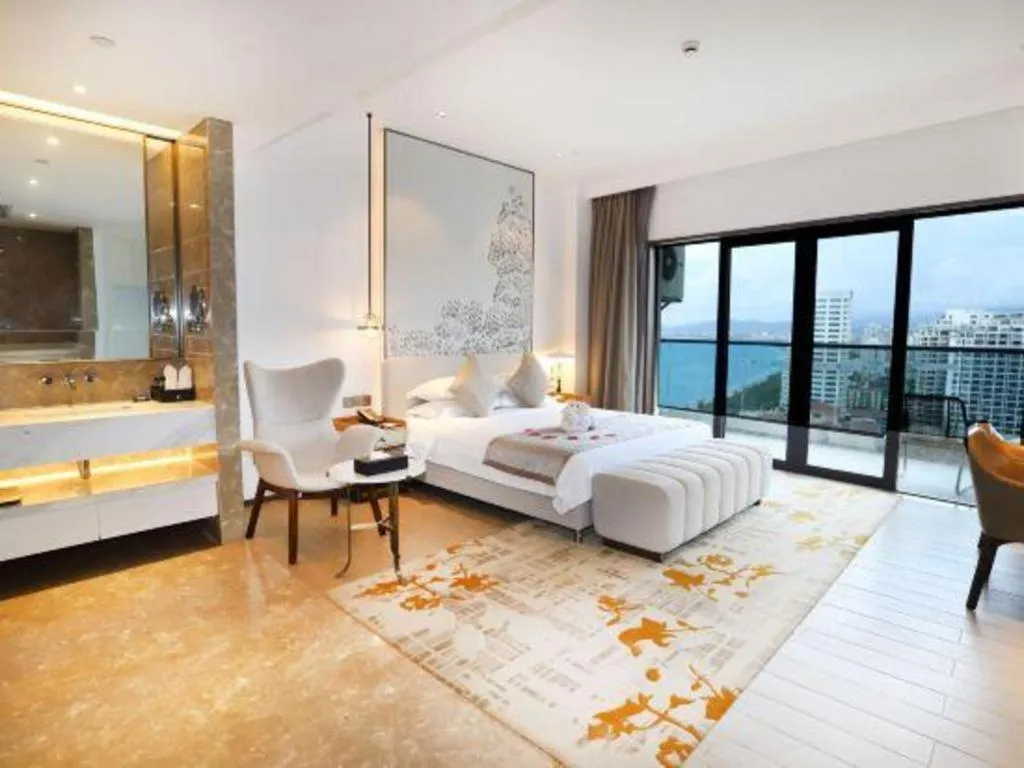 Bed in Rock Platinum Sea View Hotel