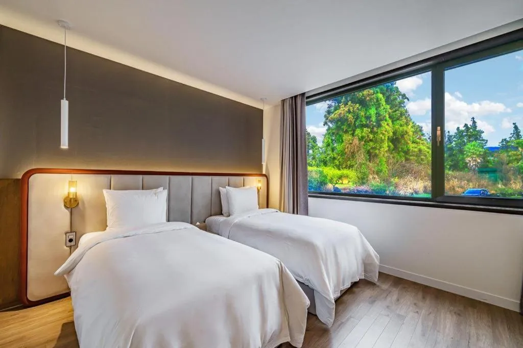 Bed in Dam and Roo Resort