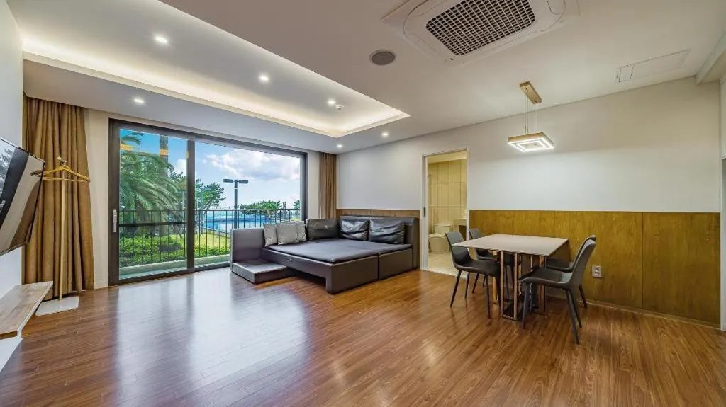 Bed in Dam and Roo Resort