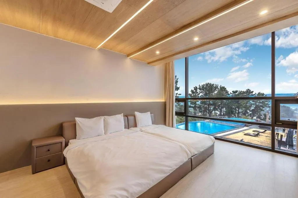 Bed in Dam and Roo Resort