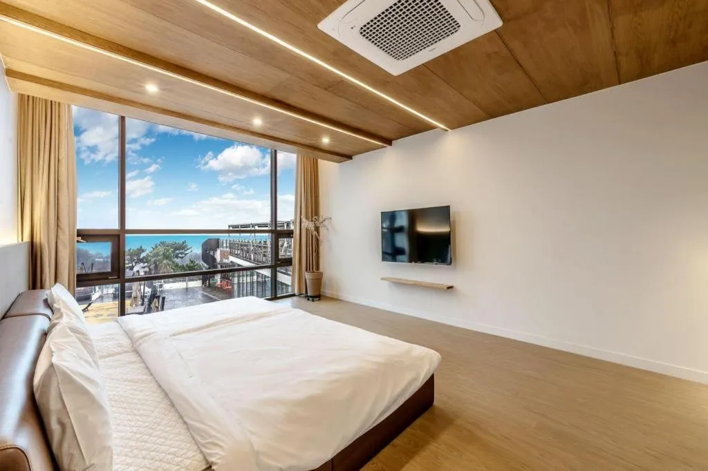 Bed in Dam and Roo Resort