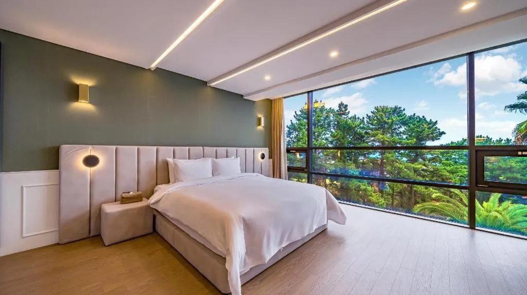 Bed in Dam and Roo Resort