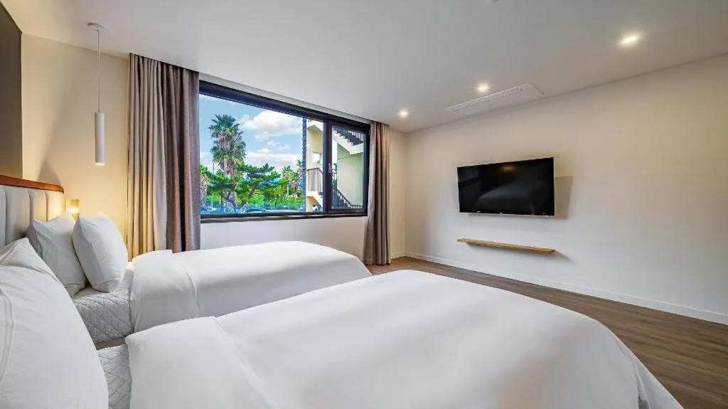 Bed in Dam and Roo Resort