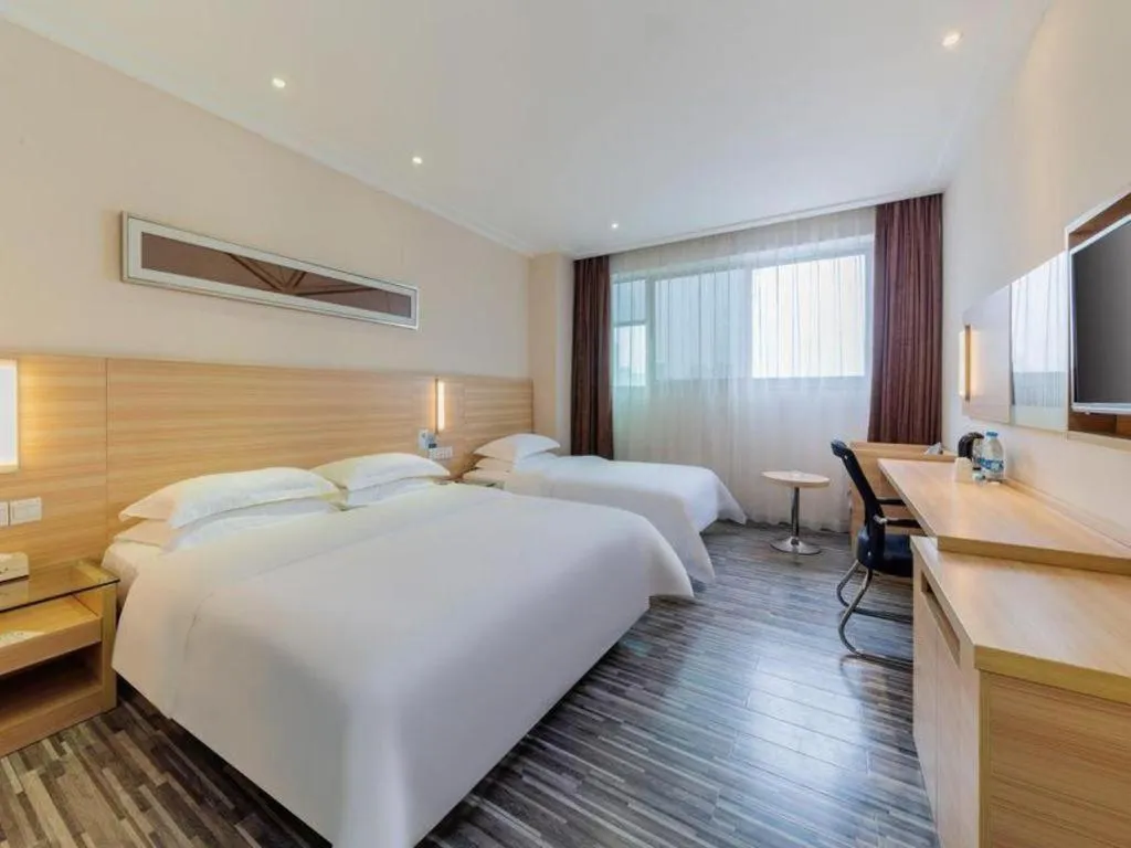 Bed in City Comfort Inn Guangzhou Hanxi Changlong Shiqiao Metro Station