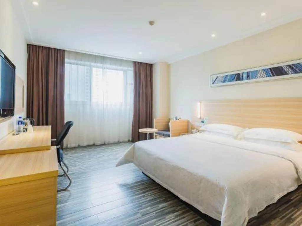 Bed in City Comfort Inn Guangzhou Hanxi Changlong Shiqiao Metro Station