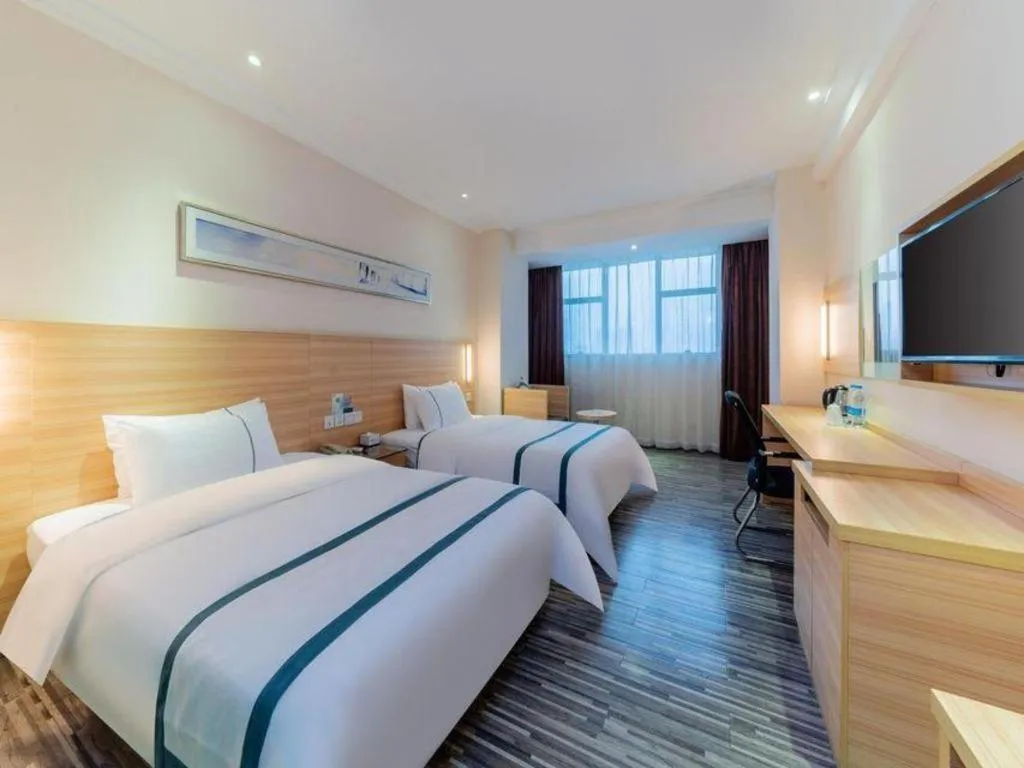 Bed in City Comfort Inn Guangzhou Hanxi Changlong Shiqiao Metro Station