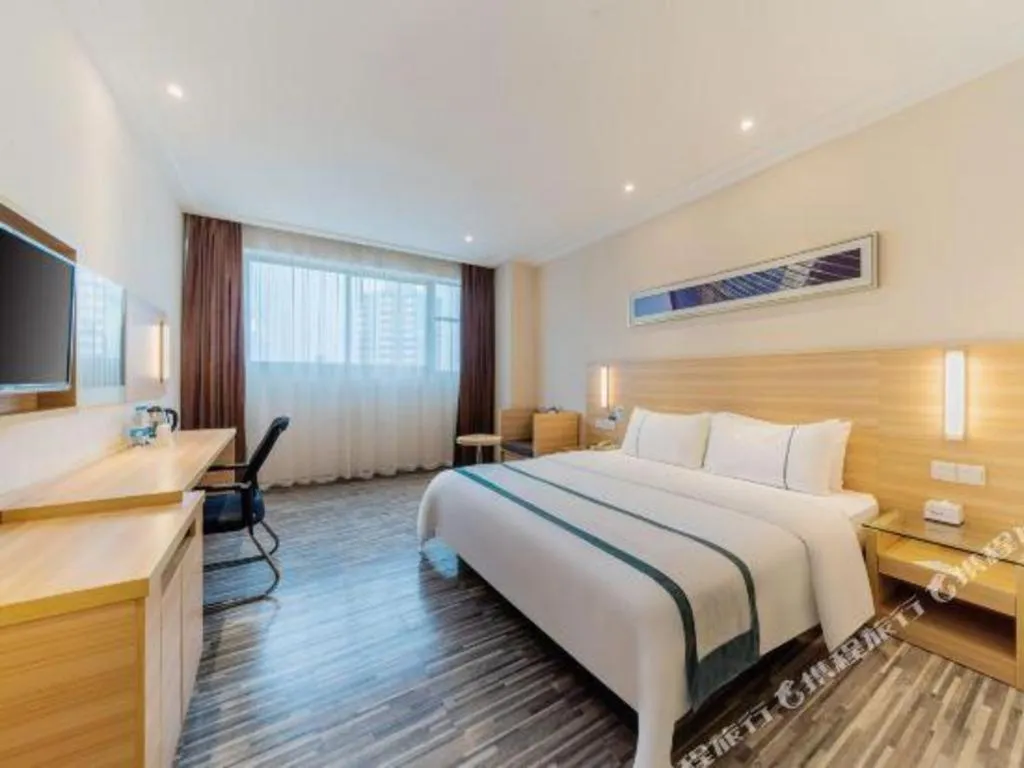 Bed in City Comfort Inn Guangzhou Hanxi Changlong Shiqiao Metro Station