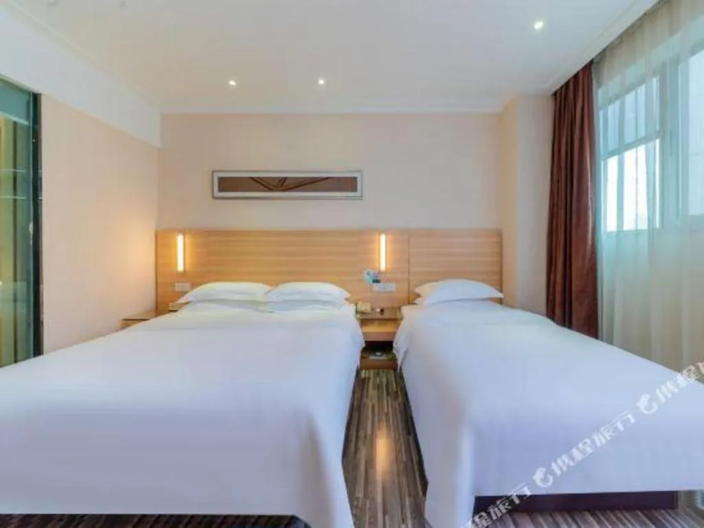 Bed in City Comfort Inn Guangzhou Hanxi Changlong Shiqiao Metro Station