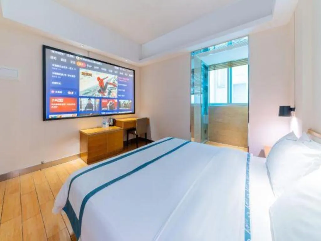 Bed in City Comfort Inn Guangzhou Hanxi Changlong Shiqiao Metro Station