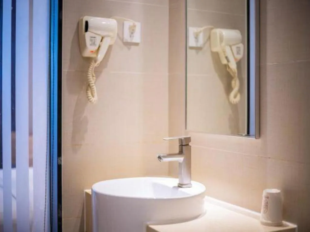 City Comfort Inn Guangzhou Hanxi Changlong Shiqiao Metro Station