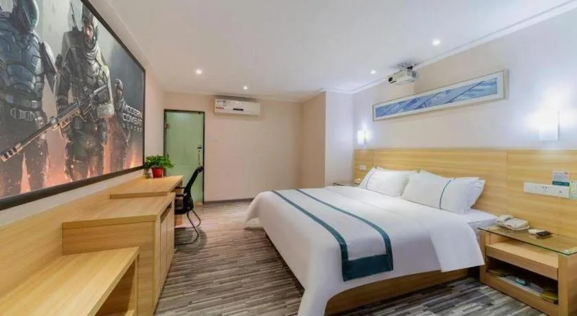 Bed in City Comfort Inn Guangzhou Hanxi Changlong Shiqiao Metro Station