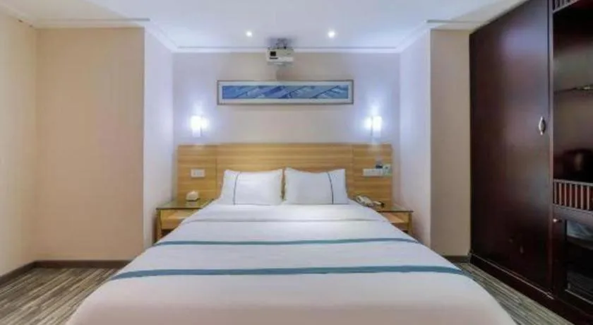 Bed in City Comfort Inn Guangzhou Hanxi Changlong Shiqiao Metro Station