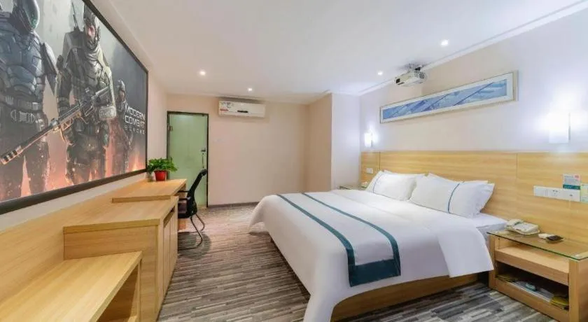 Bed in City Comfort Inn Guangzhou Hanxi Changlong Shiqiao Metro Station
