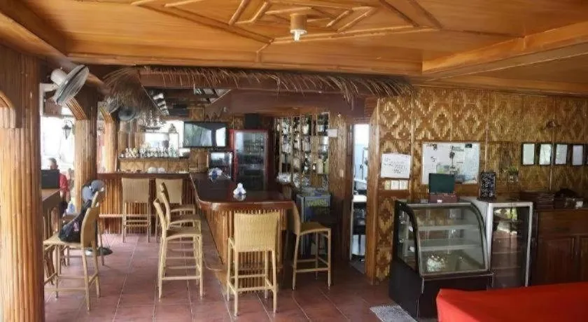 Coucou Bar Hotel and Restaurant