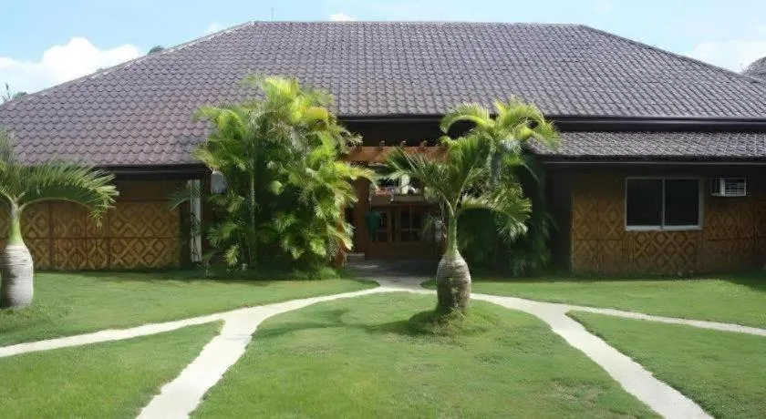 Coucou Bar Hotel and Restaurant