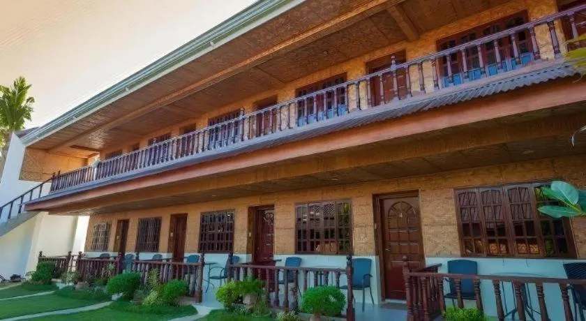 Coucou Bar Hotel and Restaurant