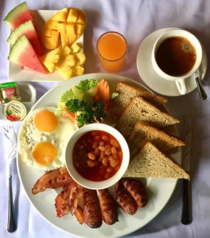 Coucou Bar Hotel and Restaurant