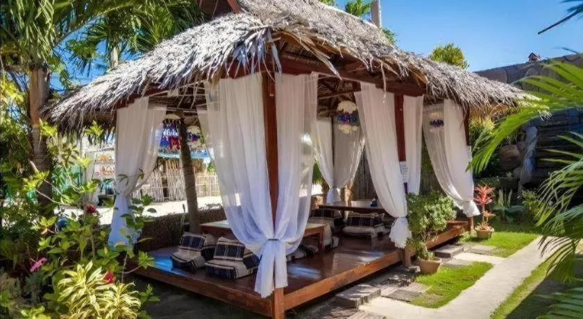 Coucou Bar Hotel and Restaurant