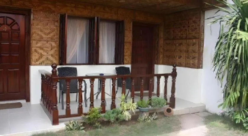 Coucou Bar Hotel and Restaurant