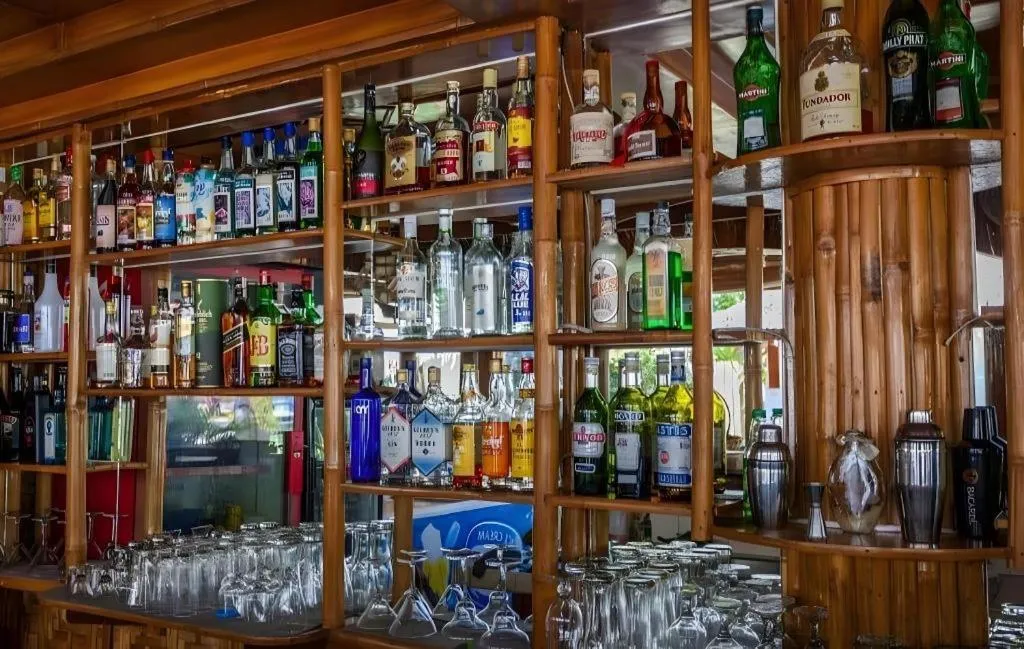 Coucou Bar Hotel and Restaurant