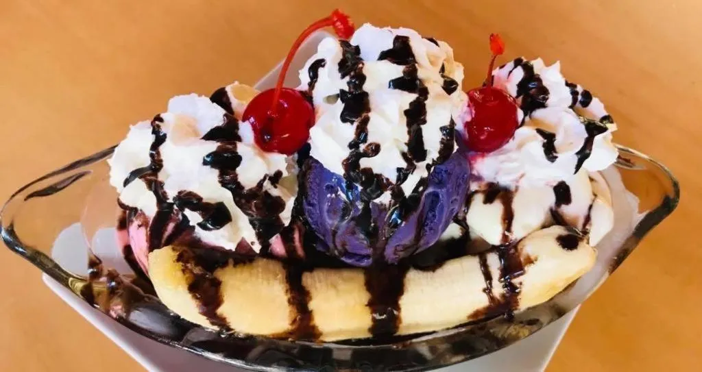 Coucou Bar Hotel and Restaurant