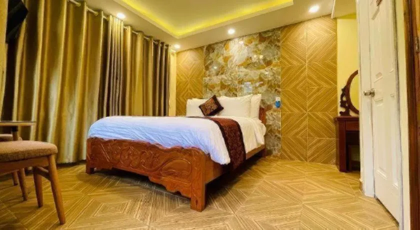 Bed in La Roza Dalat Boutique Hotel