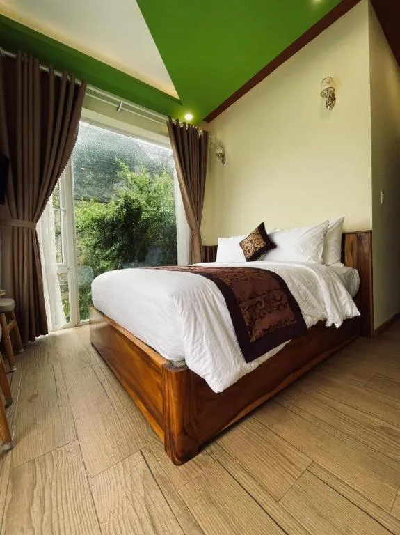 Bed in La Roza Dalat Boutique Hotel