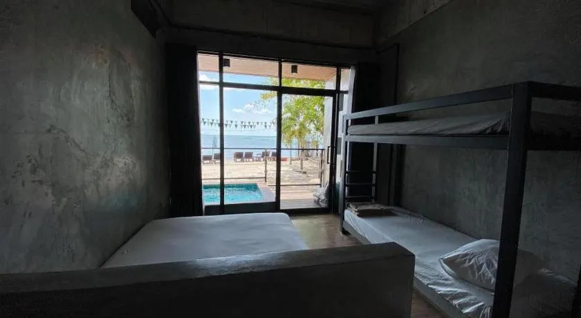 Bed in Koh Mook De Tara Beach Resort