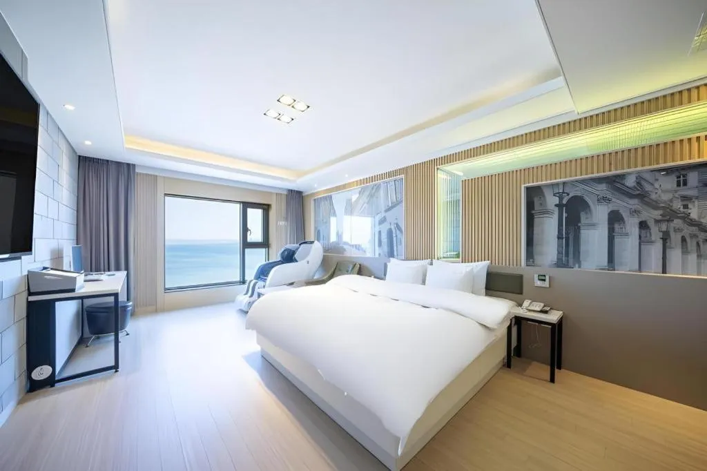 Bed in Pohang Hotel View