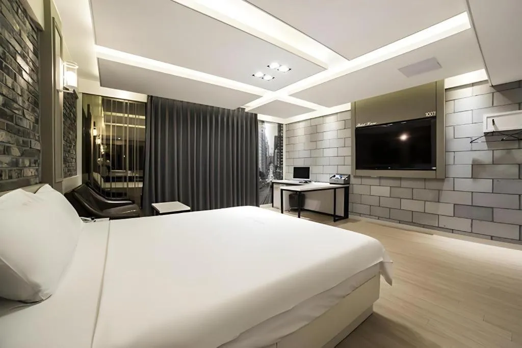 Bed in Pohang Hotel View