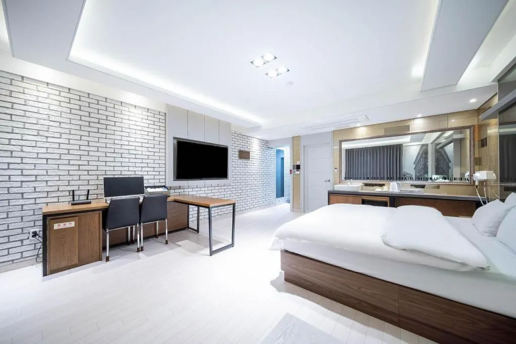 Bed in Pohang Hotel View