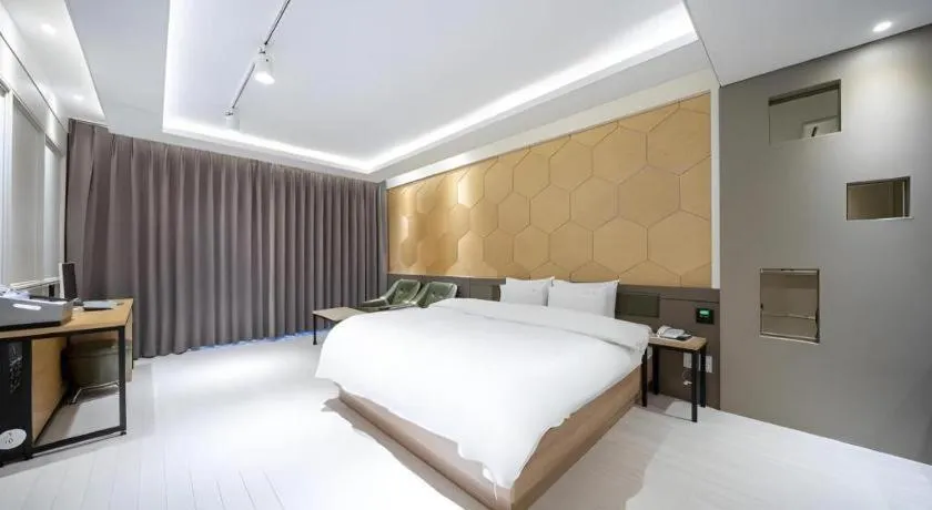 Bed in Pohang Hotel View