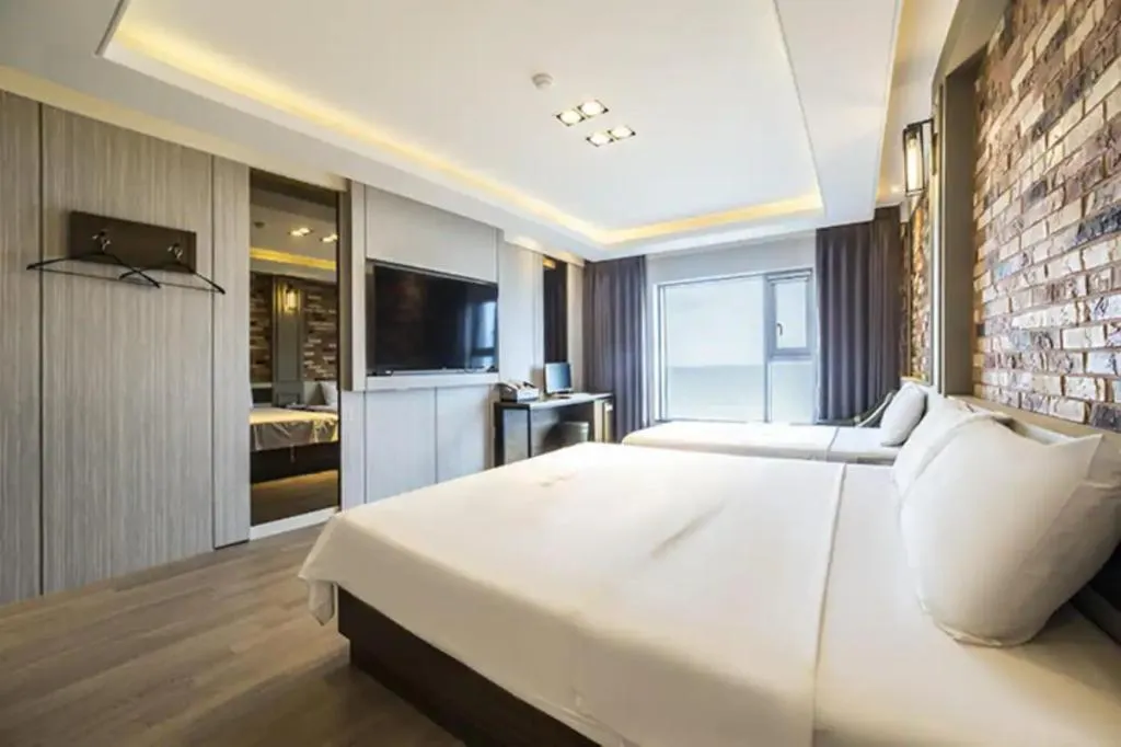 Bed in Pohang Hotel View