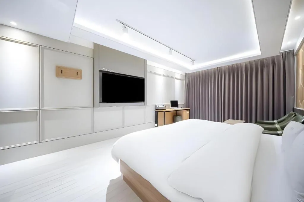 Bed in Pohang Hotel View