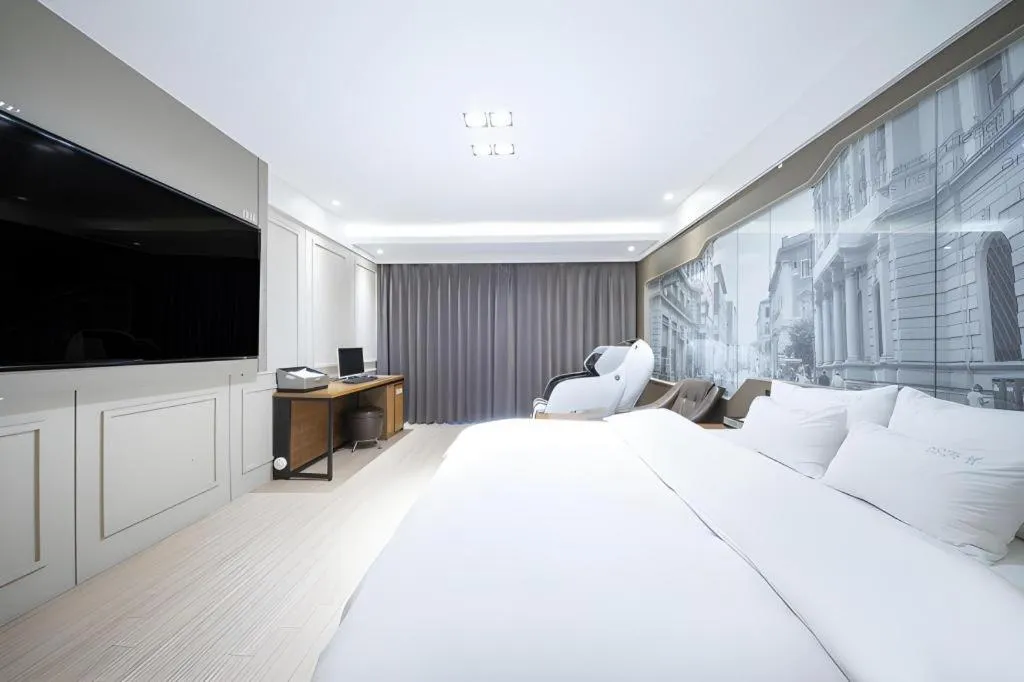 Bed in Pohang Hotel View