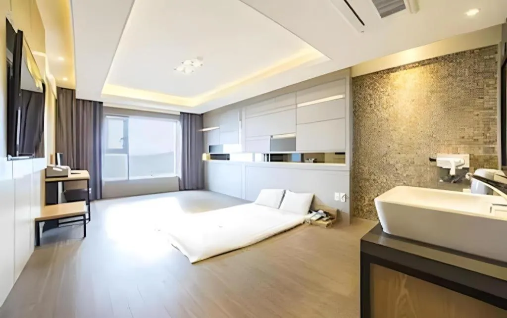 Bed in Pohang Hotel View