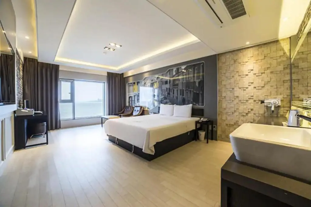 Bed in Pohang Hotel View
