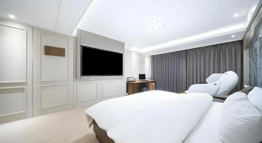 Bed in Pohang Hotel View