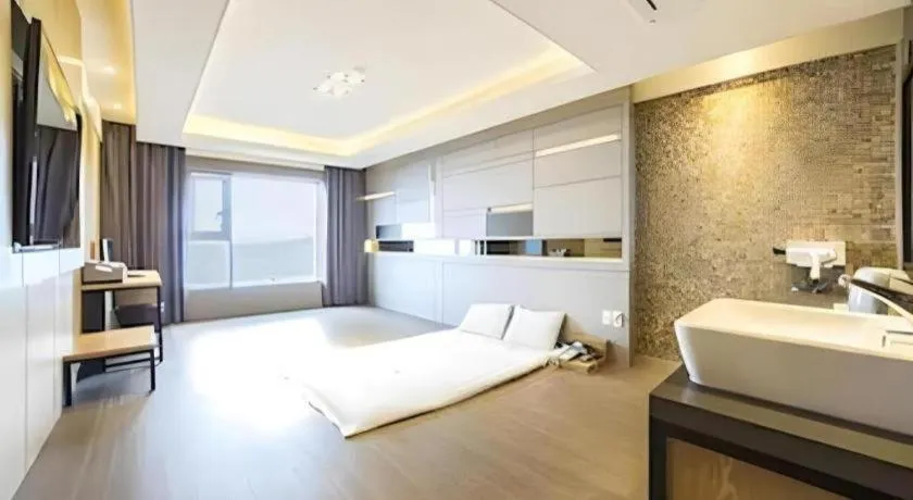 Bed in Pohang Hotel View