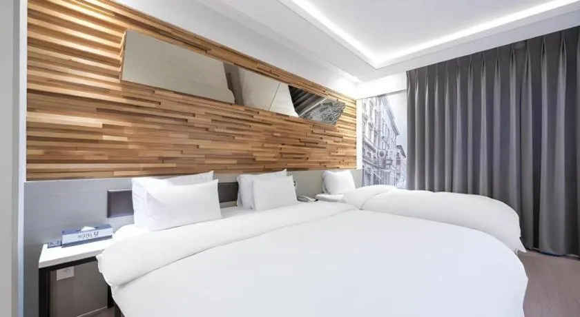 Bed in Pohang Hotel View